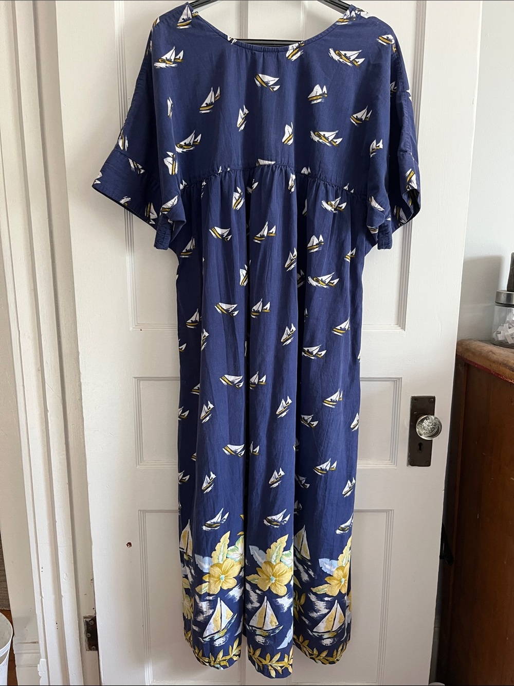Mantles Dress - Picture 3 of 3